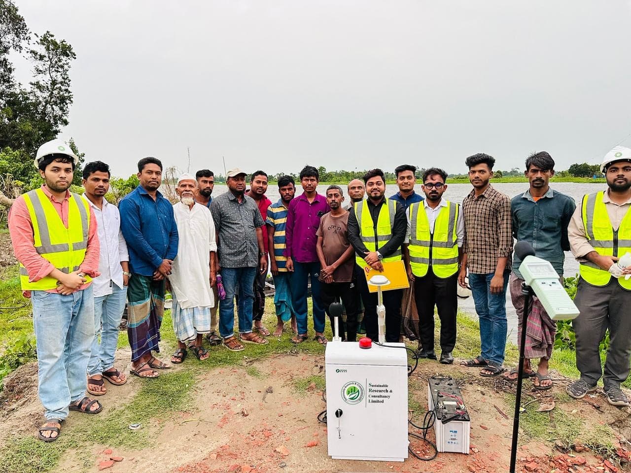 The SRCL team on site in Bangladesh, spanning engineers, researchers, and field specialists.